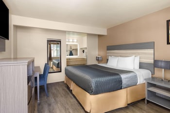 Room, 1 King Bed, Non Smoking