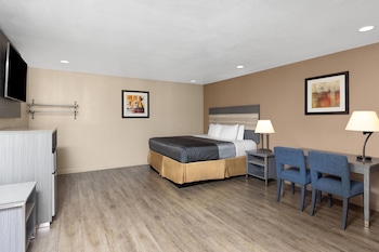 Studio Suite, 1 King Bed, Non Smoking