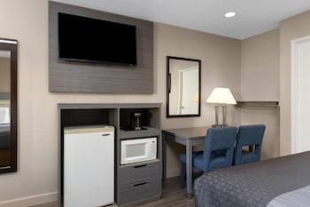Room, 2 Queen Beds, Accessible, Non Smoking (Mobility/Hearing Impaired)