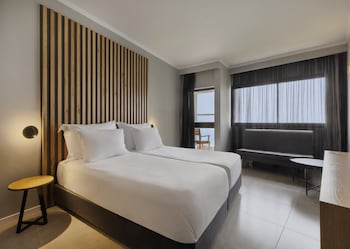 Junior Suite Lake view Balcony