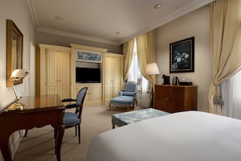 Premium Room, 1 King Bed, River View