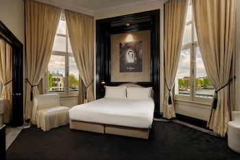 Champagne Suite, 1 King Bed, River View