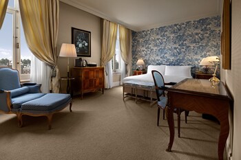 Premium Room, 1 King Bed, River View