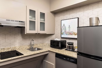 Mobility Hearing Accessible Room with Shower, 1 King Bed