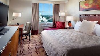 Deluxe Room, 1 King Bed (West Tower)
