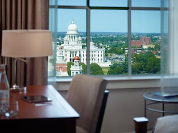 Suite, 1 King Bed, Accessible (East Tower)
