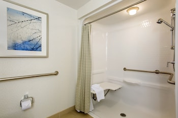 Deluxe Room, 1 King Bed, Accessible (Roll In Shower)