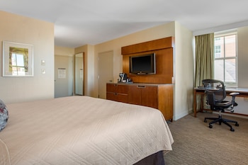 Deluxe Room, 1 King Bed