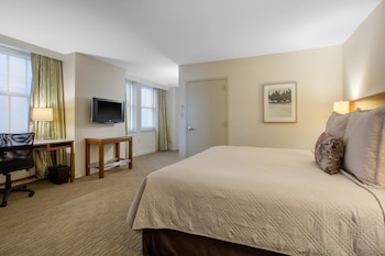 Deluxe Room, 1 King Bed, Accessible