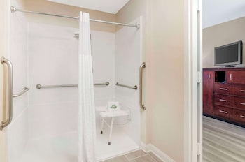 Standard Room, 1 Queen Bed, Accessible