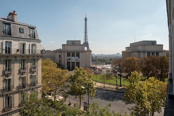 Comfort Room, 1 Double Bed, Non Smoking (Eiffel Tower View)