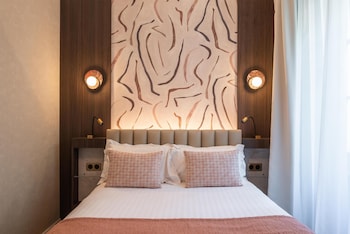 Comfort Room, 1 Double Bed, Non Smoking (Eiffel Tower View)