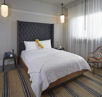 Deluxe Room, 1 Queen Bed