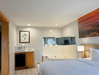 Suite, 1 King Bed, Refrigerator & Microwave