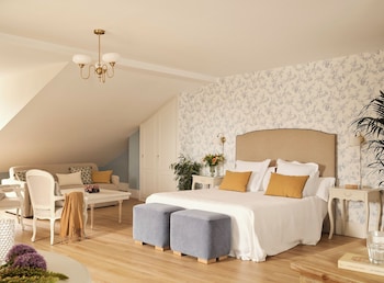 Superior Double Room (Deluxe)