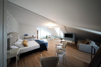 Superior Double Room (Deluxe)