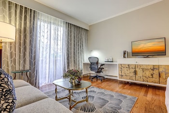 Room, 1 King Bed with Sofa bed, Balcony (Mobility/Hearing Access, Roll-in Shwr)