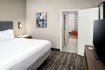 1 King Bed Custom Suite