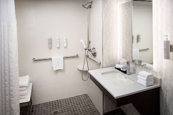 Suite, 2 Double Beds, Accessible (Mobility & Hearing, Roll-in Shower)