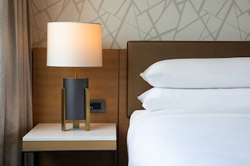 Room, 1 King Bed (Mobility Accessible, Tub)