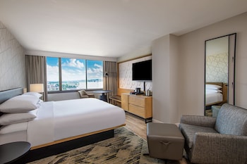 Club Room, 1 King Bed