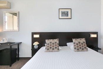 Standard Room, 1 Queen Bed, Non Smoking