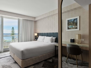 Deluxe King Room with Bay View