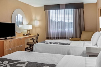Deluxe Suite, 2 Double Beds, Non Smoking