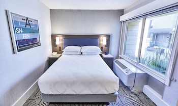 Deluxe Room (Hotwire ROH)