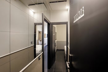 Two connecting rooms - Via Del Corso 81