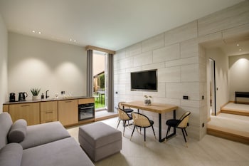 Communicating Apartments with Terrace - Via Di Ripetta 229