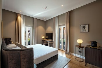 Junior Suite with Terrace - Via Mario de Fiori 59A