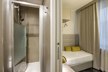 Single Room - Via del Corso 81