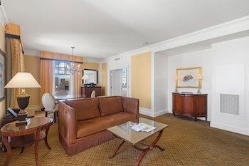 Suite, 1 Bedroom (Dining Area)