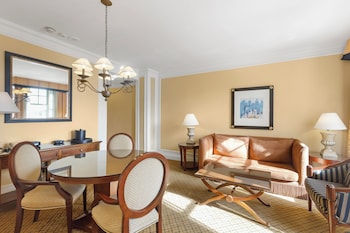 Junior Suite, 1 King Bed
