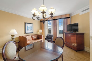 Junior Suite, 1 King Bed