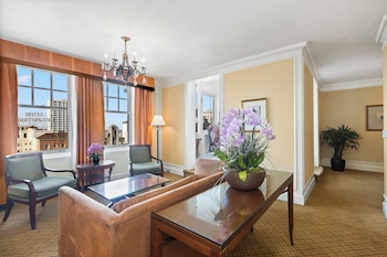 Suite, 1 Bedroom (Dining Area, Sunroom Access)