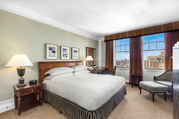 Suite, 1 Bedroom (Dining Area, Sunroom Access)