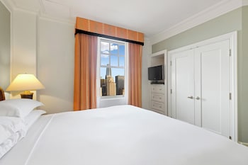 Suite, 1 Bedroom (Sun Room Access)