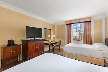 Classic Room, 2 Double Beds, Roll-in Shower (Mobility)