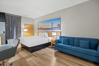 Suite, 1 King Bed, Non Smoking