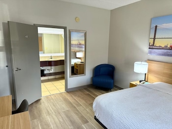 Standard Room, 1 King Bed