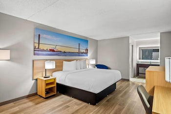 Standard Room, 1 King Bed