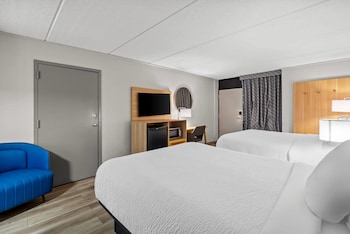 Standard Room, 2 Queen Beds, Non Smoking