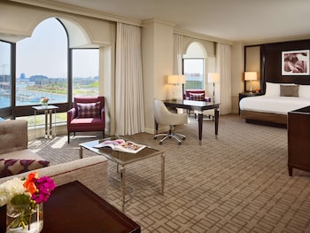Suite, 1 King Bed, Harbor View