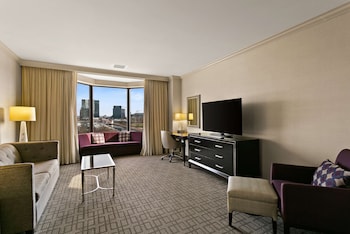 Room, 1 King Bed, Accessible, Harbor View (Walk-in Shower)