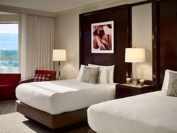 Deluxe Room, 2 Queen Beds, Harbor View
