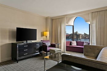 Superior Suite, 1 King Bed with Sofa bed (One Bedroom - Corner/Harbor View)