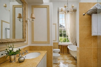 Signature Suite