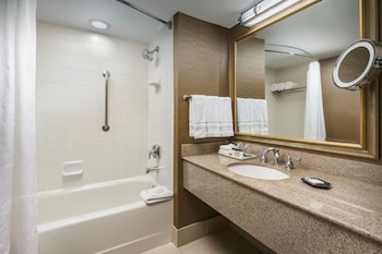 Club Room, 1 King Bed (Mobility Accessible, Roll-In Shower)